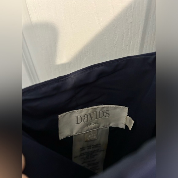 David’s Bridal Dropped One Shoulder Navy Blue Midi Dress Size 2 - Picture 4 of 5
